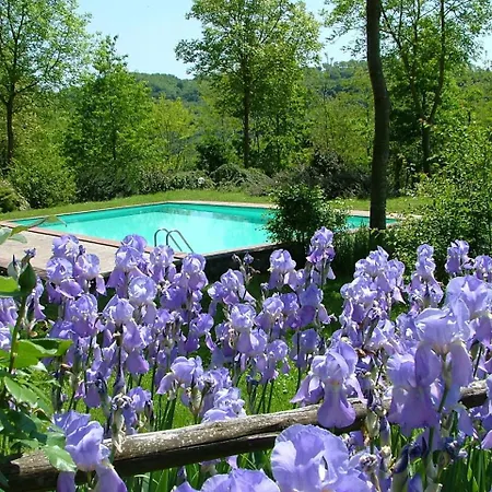 Sleeps 4 Proceno